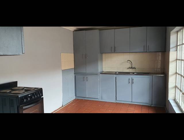 4 BEDROOM HOUSE FOR SALE IN HEIDELBERG INDUSTRIAL